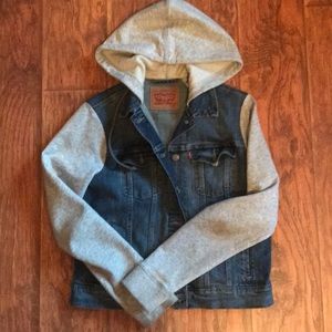 EUC Levi’s Jacket!
